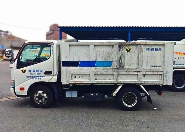 2 t ダンプ・アームロール車